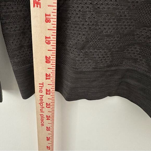 Lululemon Athletica Charcoal Textured Long Sleeve Knit Top Size Small - Picture 2 of 6